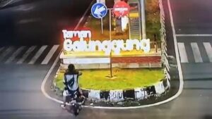 Aksi Perusakan Logo Taman Galunggung Di Malang Terekam Cctv