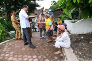 Bupati Humbahas Dorong Penataan Lingkungan Di Desa Simamora Untuk Tingkatkan