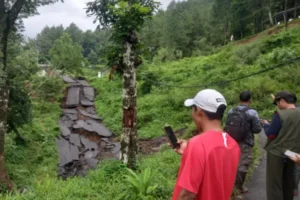 Jalur Randudongkal Watukumpul Pemalang Terputus, Tanah Bergerak Dan Retak Jadi Penyebab