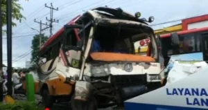 Kecelakaan Beruntun Di Banyumas, Bus Tabrak 2 Mobil, 2 Orang