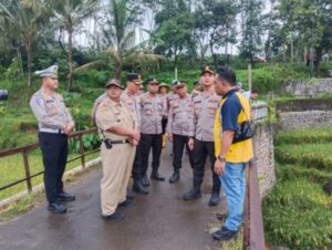 Polres Batang Imbau Keselamatan Wisatawan Saat Musim Hujan