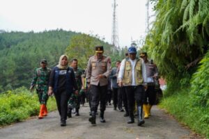 Tinjau Longsor Petungkriyono, Kapolda Jateng Fokus Pada Evakuasi Dan Infrastruktur