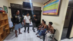 Warga Salatiga Amankan 7 Remaja Yang Diduga Akan Tawuran Di