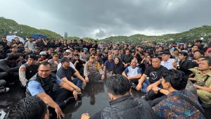 Berbaur Dengan Mahasiswa, Kapolresta Malang Kota Basah Kuyub Serap Aspirasi