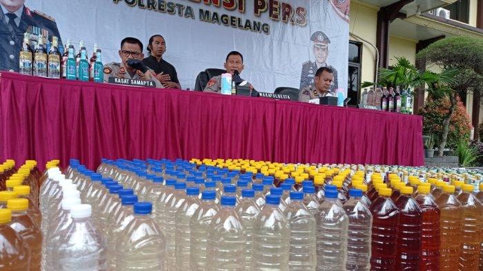 Dua Lokasi Digerebek, Polresta Magelang Sita Ribuan Botol Miras Ilegal