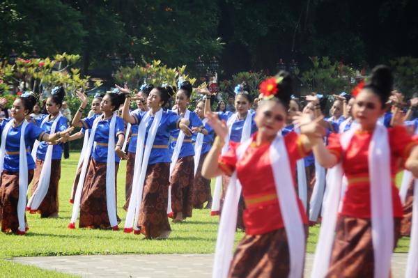 Hari Jadi Ke 454 Banyumas Dimeriahkan Dengan Tari Banyumas Megot