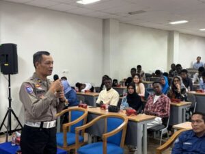 Mahasiswa Asing Dapat Edukasi Keselamatan Berkendara Dari Satlantas Polresta Banyumas