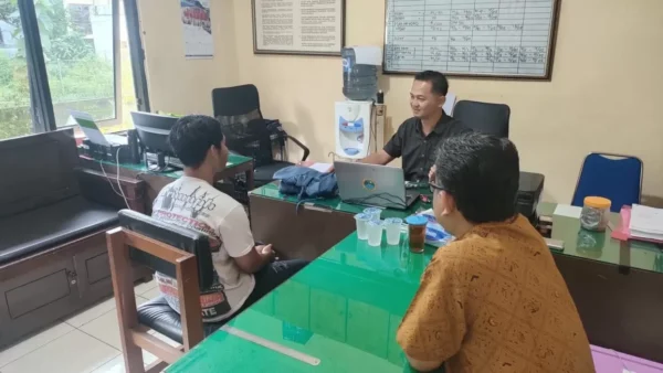 Polisi Grebek Pria Asal Semarang Yang Ambil Paket Sabu Di