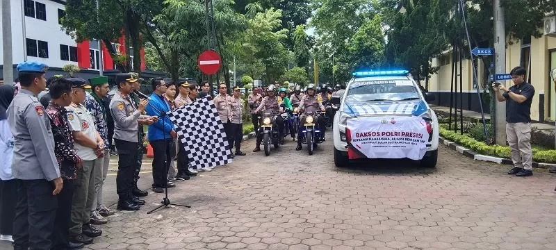 Polresta Banyumas Dan Mahasiswa Bagikan 300 Paket Sembako Jelang Ramadhan