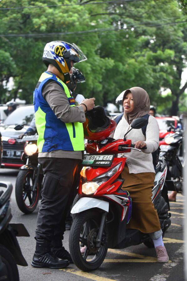 Polresta Malang Kota Ajak Masyarakat Berinteraksi Lewat Commander Wish Pagi