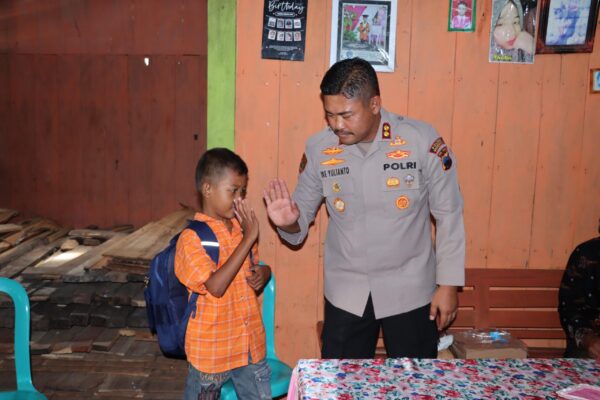 Tak Sekedar Jaga Keamanan, Polres Grobogan Bantu Keluarga Yang Berjuang