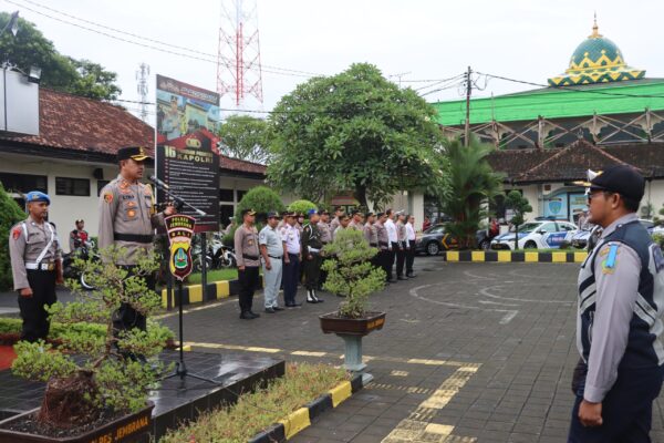 Tingkatkan Keselamatan Lalu Lintas, Polres Jembrana Laksanakan Apel Operasi Agung