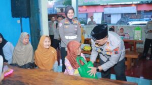 Aksi sosial ramadan, polres klaten bantu lansia di krapyak dengan