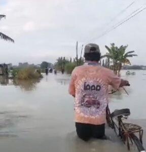 Banjir grobogan belum surut, warga khawatir air makin naik