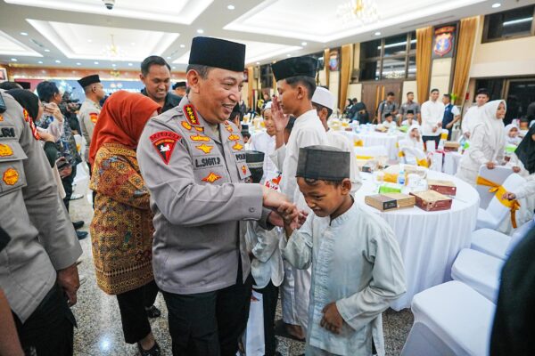 Berbagi takjil dan buka puasa bersama, kapolri perkuat sinergi dengan