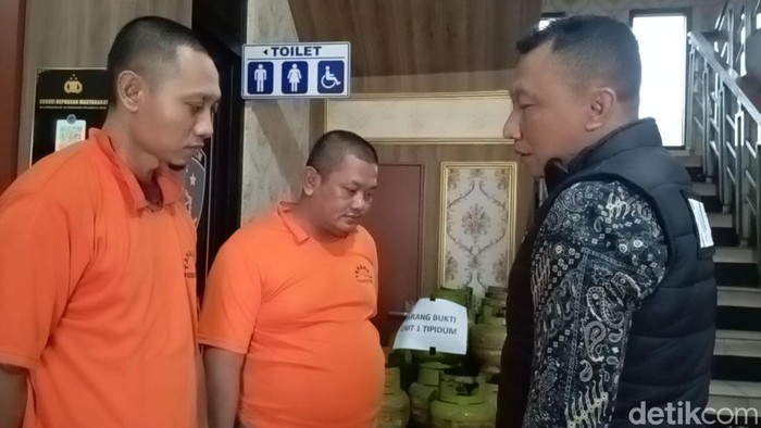 Dua pria di pati ditahan karena mencuri 500 tabung gas