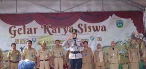 Kapolres semarang hadiri upacara di smpn 2 ungaran, tekankan pesan