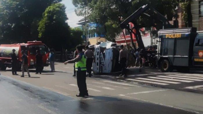 Kronologi truk terguling di jalan solo tawangmangu karanganyar