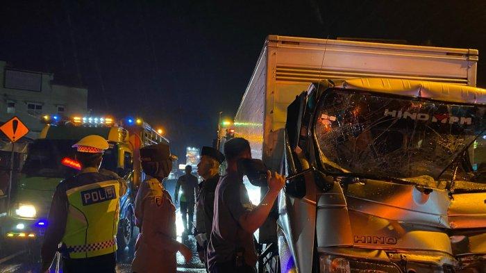 Kurang konsentrasi, sopir sebabkan tabrakan beruntun 3 truk di magelang