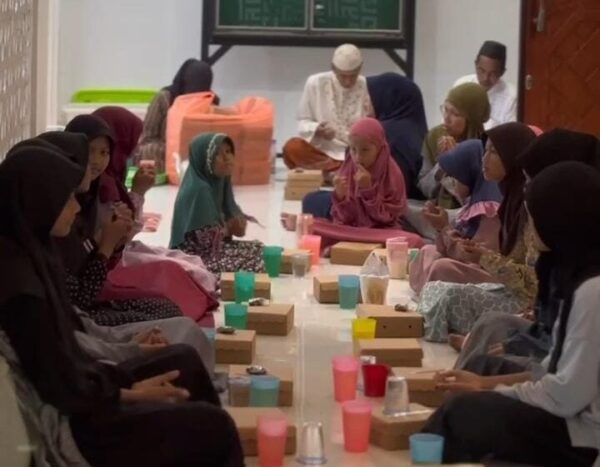 Masjid Natabel Jannah Palangka Raya Gelar Buka Puasa Bersama, Tebar