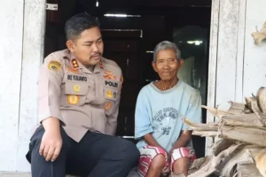 Mbah juminah kehilangan tabungan, kapolres grobogan datang membantu