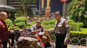 Patroli ramadan polrestabes semarang: amankan kota, berbagi nasi sahur