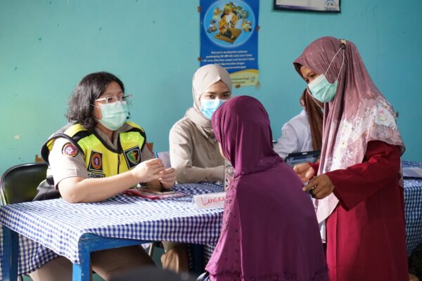 Peduli kesehatan warga, rumkit bhayangkara adakan posyandu keliling selama ramadan