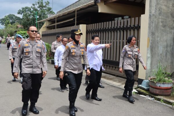 Sambangi balai desa bener, kapolres semarang dengar keluhan masyarakat