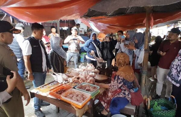 Satgas pangan polrestabes semarang pantau harga bahan pokok di pasar