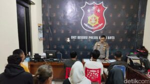 Satpol pp kudus amankan 3 pasangan tak resmi dalam razia