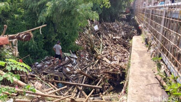 Bersihkan Sampah Sungai, Malang Siap Hadapi Ancaman Banjir