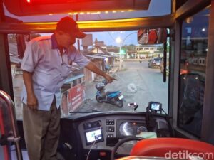 Bus Trans Jateng Solo Wonogiri Dilempar Batu, Sopir Luka Dan Kaca