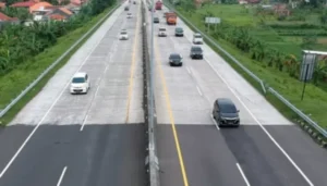 Libur Nataru Padat, Tol Fungsional Jogja Solo Dilintasi Ribuan Kendaraan