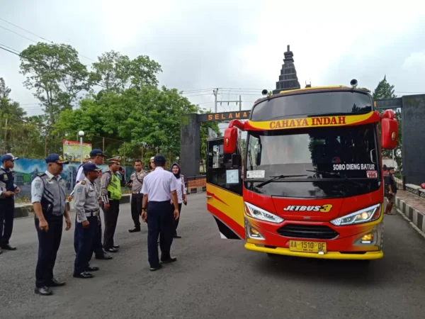 Liburan Nataru, 34 Ribu Kendaraan Membanjiri Wonosobo Pada Hari Pertama