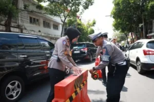 Penataan Lalu Lintas: Water Barrier Mulai Dipasang Di Kayutangan Heritage