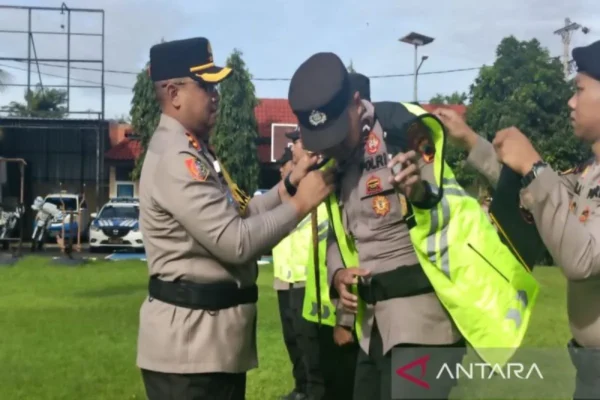 Polres Batang Berlakukan Sistem Buka Tutup Di Rest Area Tol