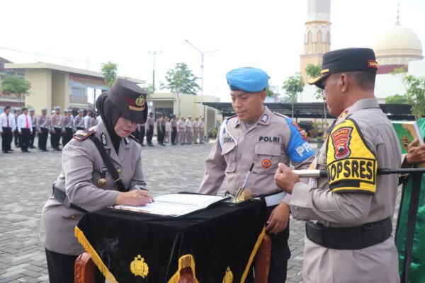 Serah Terima Jabatan, Akp Sri Wuri Handayani Pimpin Binmas Polres