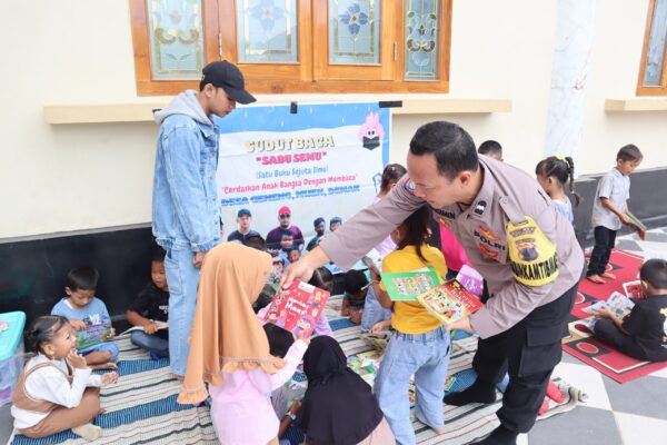 Aipda Sugimin Bangun Perpustakaan Keliling Untuk Anak Di Demak