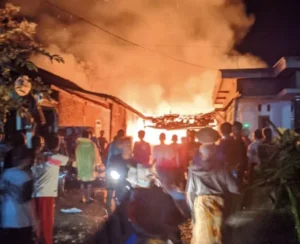 Api Dari Pawon Bakar Dua Rumah Di Kebondalem Bejen Temanggung,