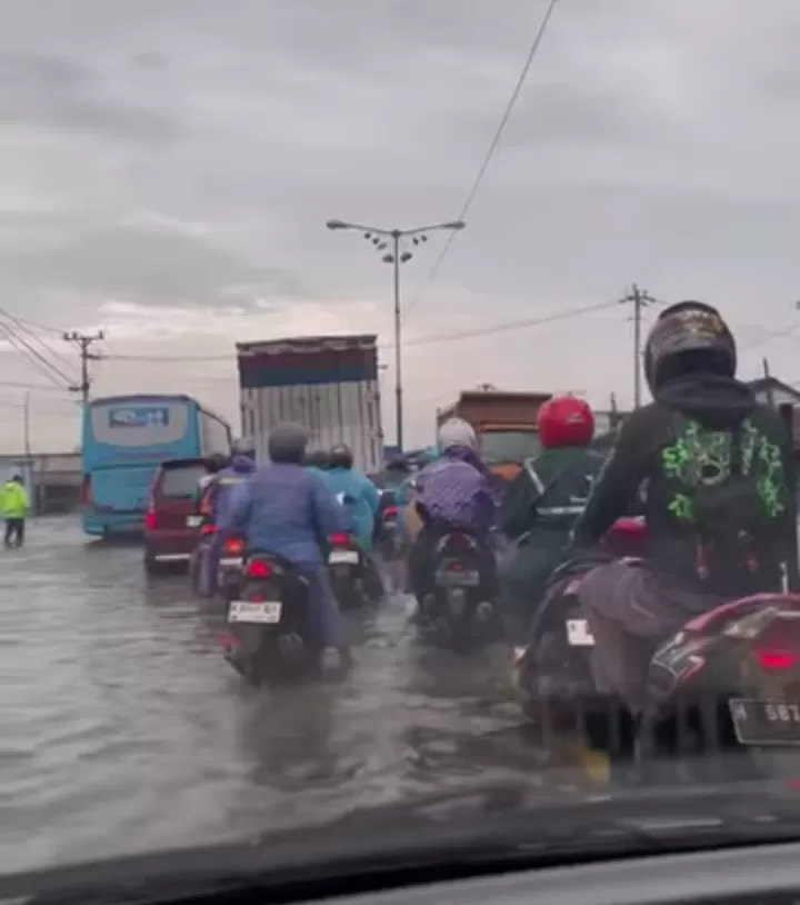 Banjir Rob Landa Pantura Demak Semarang, Pengguna Jalan Diminta Waspada