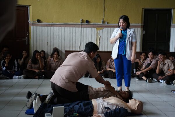 Hadir Di Sman 1 Palangka Raya, Rumkit Bhayangkara Beri Pengetahuan