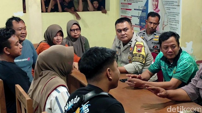 Heboh! Warga Gerebek Kepala Desa Tanjungrejo Pati Karena Diduga Kumpul