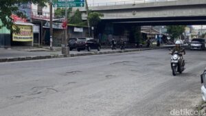 Jalan Brigjen Sudiarto Semarang Jadi Sorotan, Warga Tagih Perbaikan