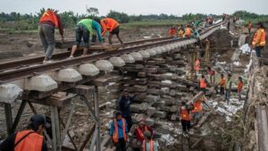 Jalur Kereta Api Grobogan Kembali Normal Setelah Perbaikan Pasca Banjir