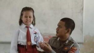 Kisah Inspiratif Bripka Puguh, Polisi Blora Yang Perjuangkan Pendidikan Anak