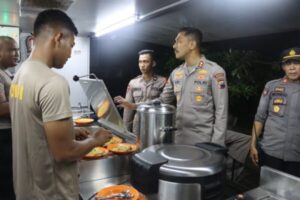 Korban Banjir Demak Terbantu, Polres Dirikan Dapur Umum