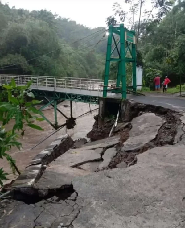 Longsor Di Jalur Gaza Semarang Akibat Hujan Lebat, Warga Alami