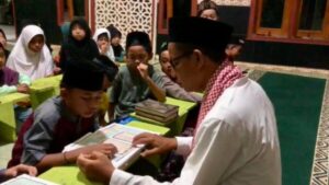 Menjadi Teladan, Aiptu Maryono Polisi Yang Berdakwah Lewat Kelas Ngaji