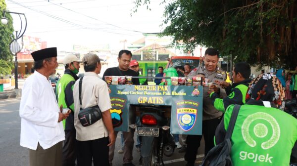 Ngucur Pak: Inovasi Humanis Bhabinkamtibmas Polsek Batang Dekatkan Diri Ke