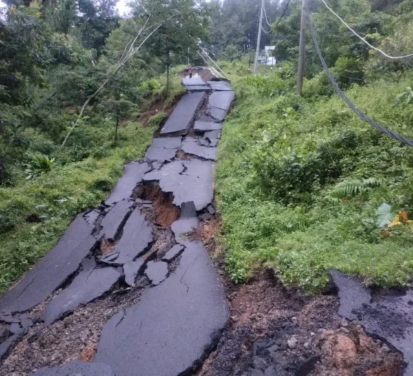 Pemalang Dilanda Longsor, Jalan Wisnu Watukumpul Putus Total